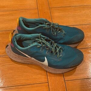 Nike Teal Sneakers with White and Multicolor Accents